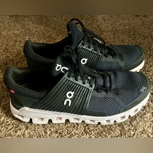 On Cloud’s size 9.5